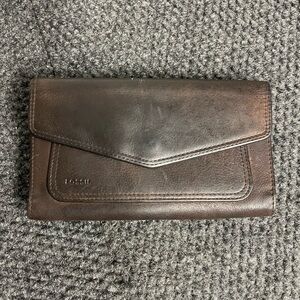 Fossil Brown Pebbled Leather Tri-Fold Bill Length Fold-Over Snap Close Wallet